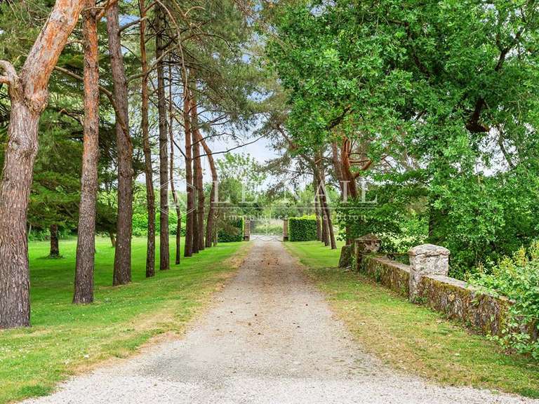 Propriété Clisson - 6 chambres - 320m²
