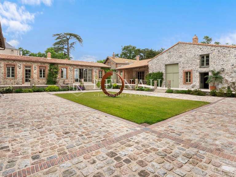Propriété Clisson - 6 chambres - 320m²