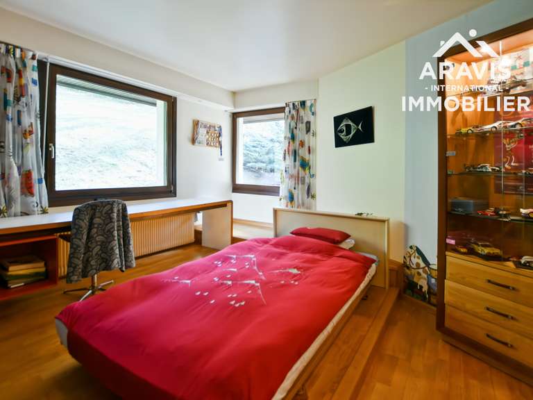 Maison Cluses - 3 chambres - 250m²
