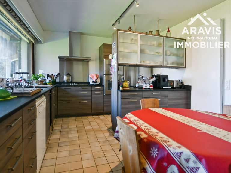 Maison Cluses - 3 chambres - 250m²