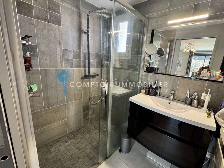 Maison Codognan - 5 chambres - 200m²