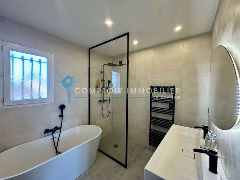 Maison Codognan - 5 chambres - 200m²