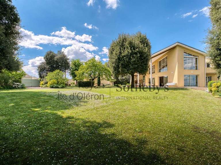 Maison Cognac - 3 chambres - 311m²