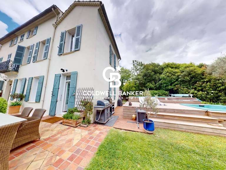 Maison Cogolin - 5 chambres - 141m²