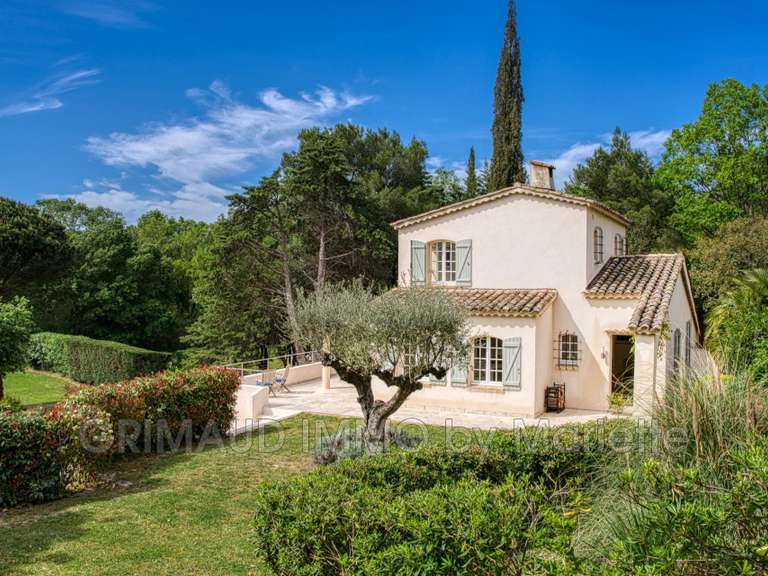 Villa Cogolin - 5 chambres - 202m²