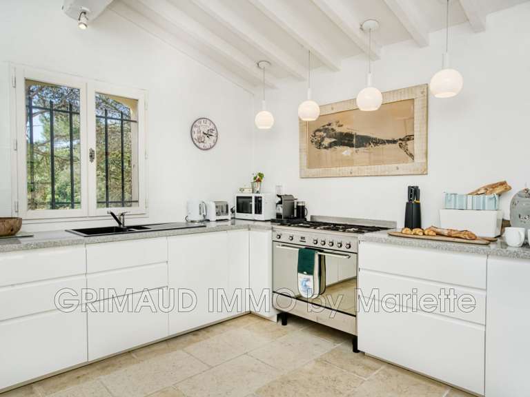 Villa Cogolin - 5 chambres - 202m²
