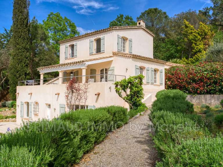 Villa Cogolin - 5 chambres - 202m²