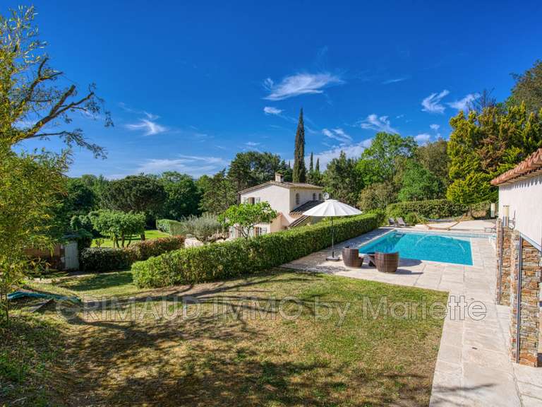 Villa Cogolin - 5 chambres - 202m²