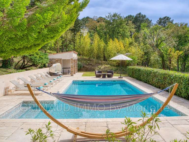 Villa Cogolin - 5 chambres - 202m²
