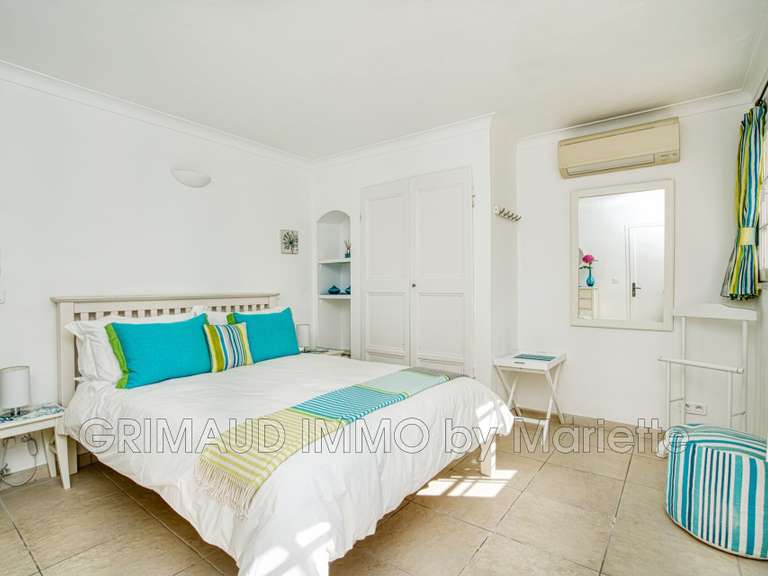 Villa Cogolin - 5 chambres - 202m²