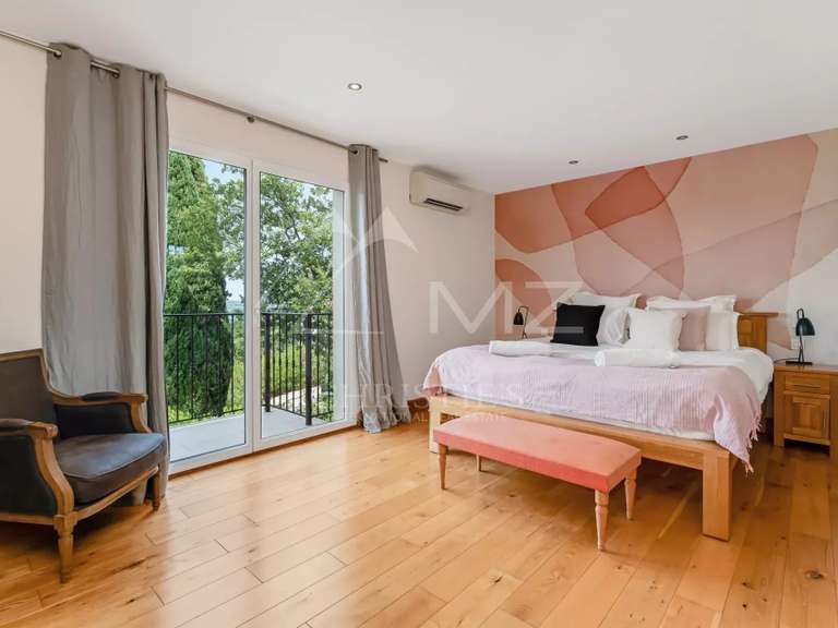 Villa Cogolin - 5 chambres - 180m²