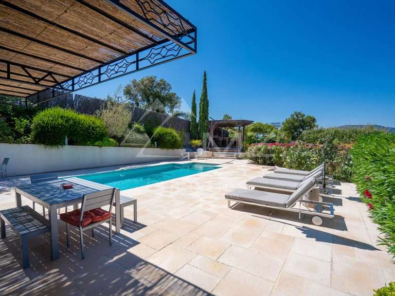 Villa Cogolin - 5 chambres - 180m²