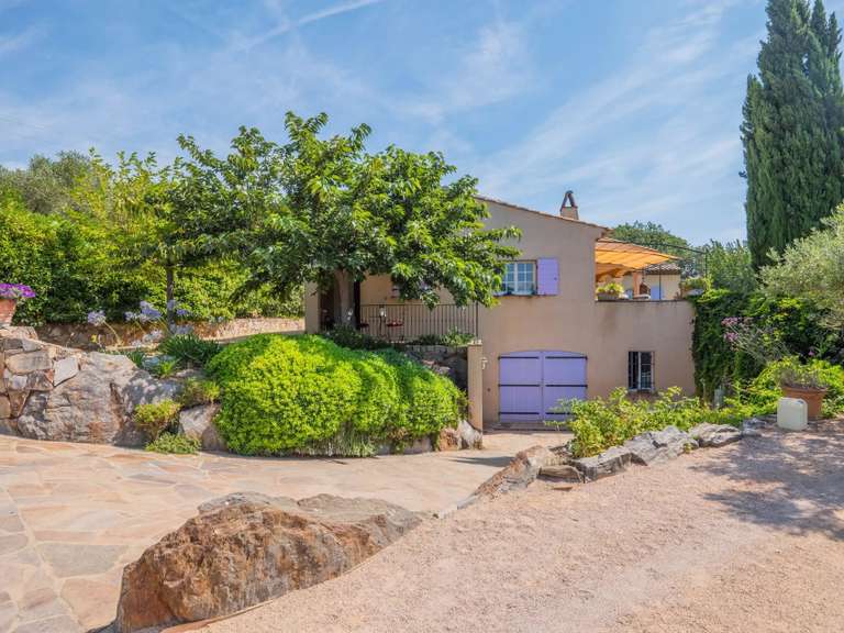 Villa Cogolin - 4 bedrooms - 200m²