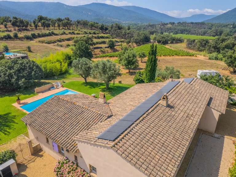 Villa Cogolin - 4 bedrooms - 200m²