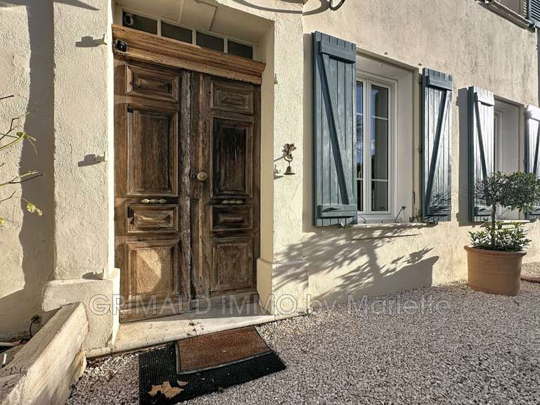 Villa Cogolin - 5 chambres - 141m²