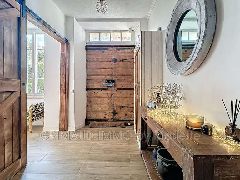 Villa Cogolin - 5 chambres - 141m²