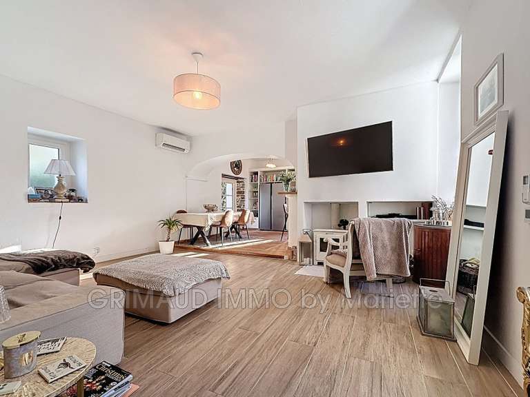 Villa Cogolin - 5 chambres - 141m²