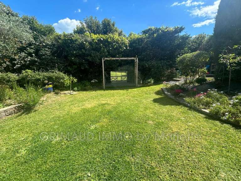 Villa Cogolin - 5 chambres - 141m²