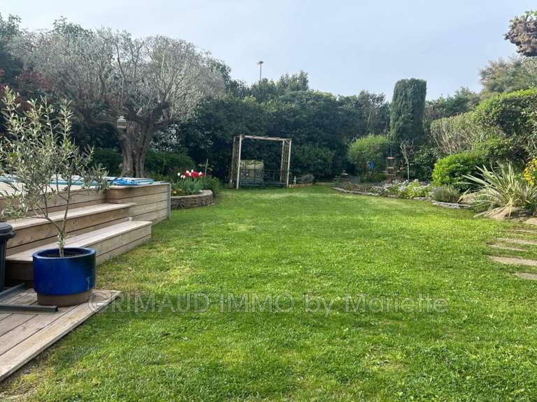 Villa Cogolin - 5 chambres - 141m²