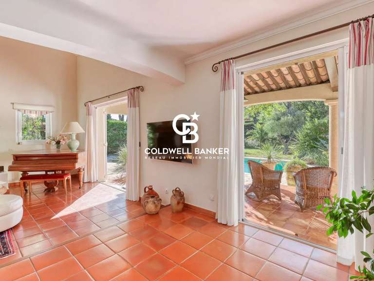Villa Cogolin - 6 chambres - 245m²