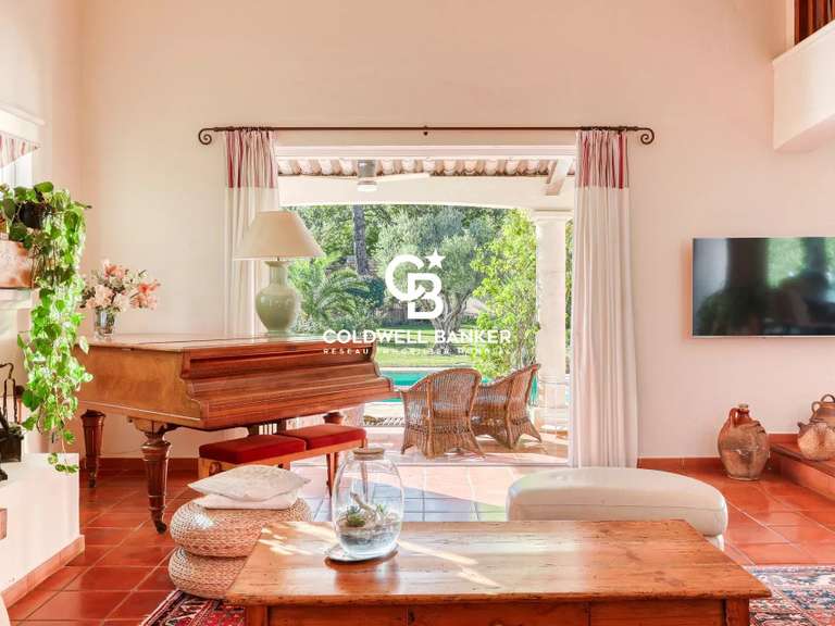 Villa Cogolin - 6 chambres - 245m²