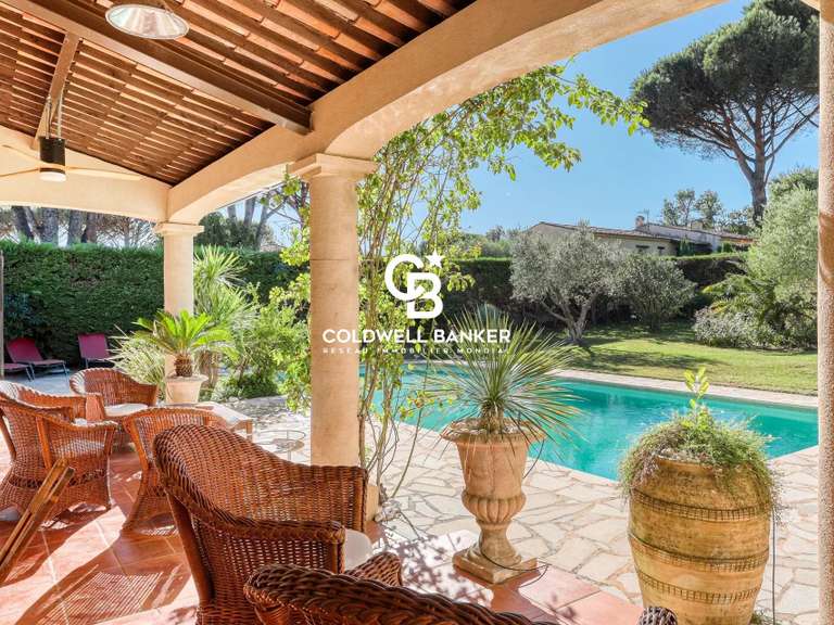 Villa Cogolin - 6 chambres - 245m²
