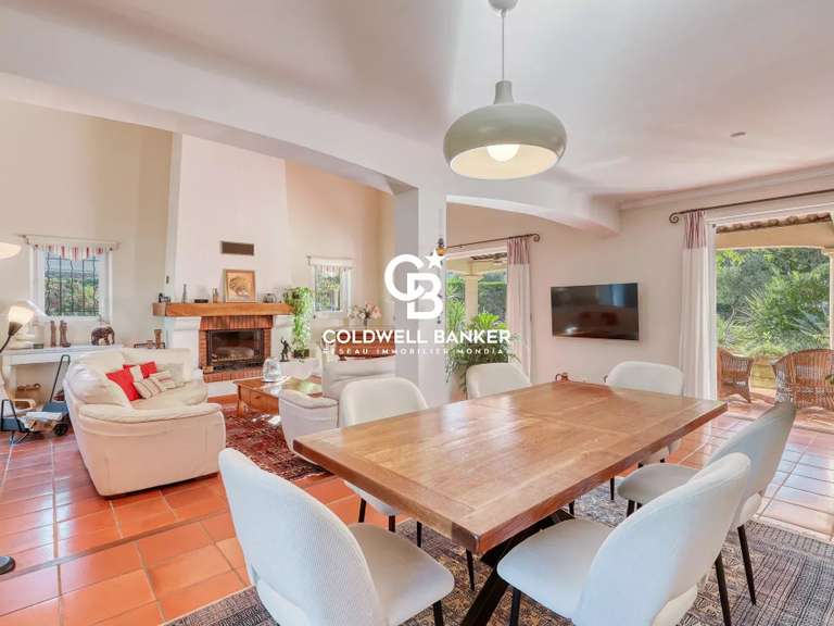 Villa Cogolin - 6 chambres - 245m²