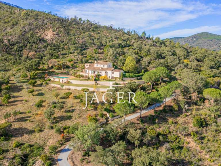 Villa Cogolin - 10 chambres - 450m²