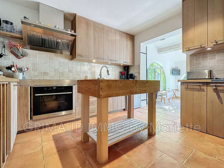Villa Cogolin - 6 chambres - 200m²