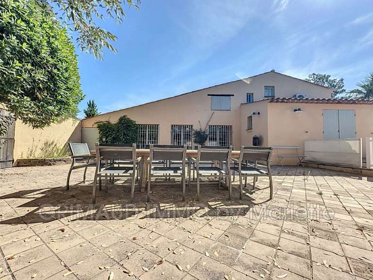 Villa Cogolin - 6 chambres - 200m²