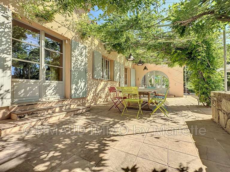 Villa Cogolin - 6 chambres - 200m²