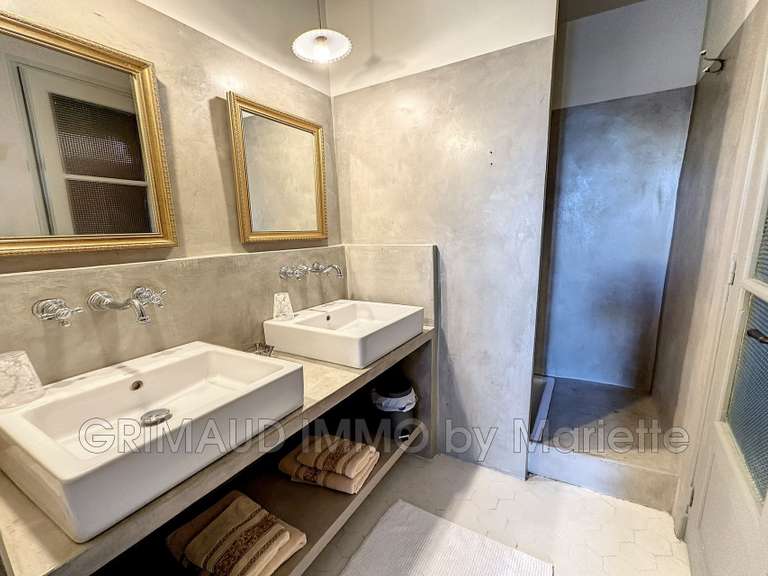 Villa Cogolin - 7 chambres - 237m²