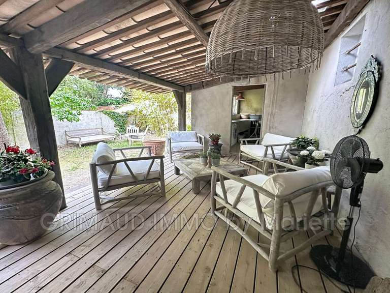 Villa Cogolin - 7 chambres - 237m²