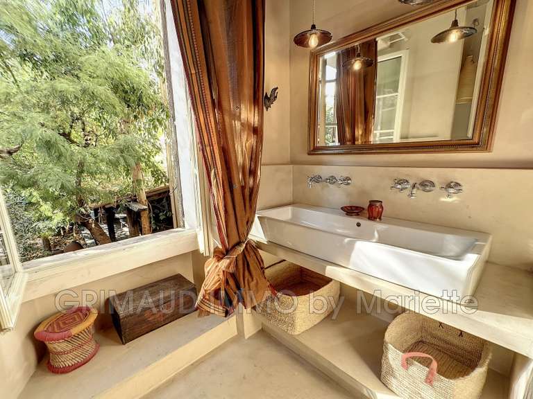 Villa Cogolin - 7 chambres - 237m²