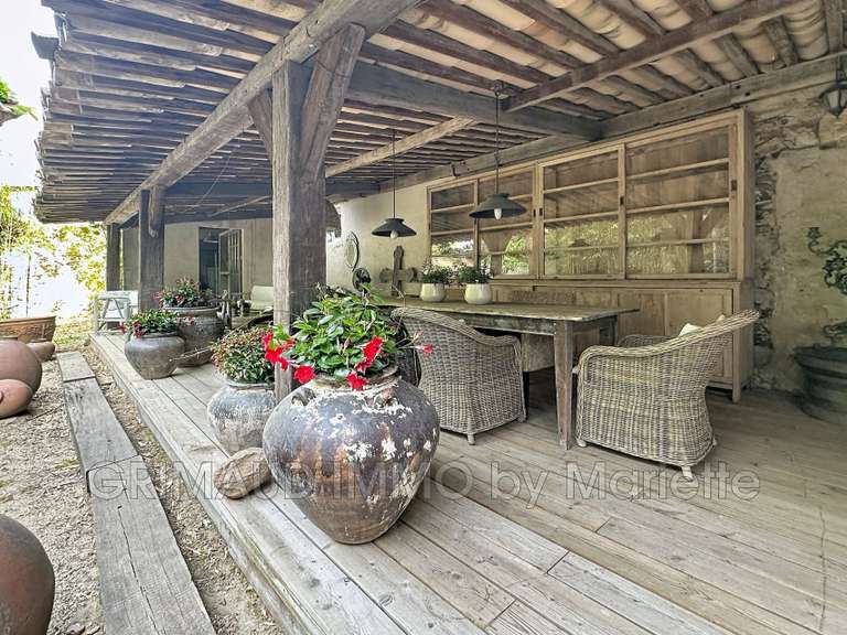 Villa Cogolin - 7 chambres - 237m²