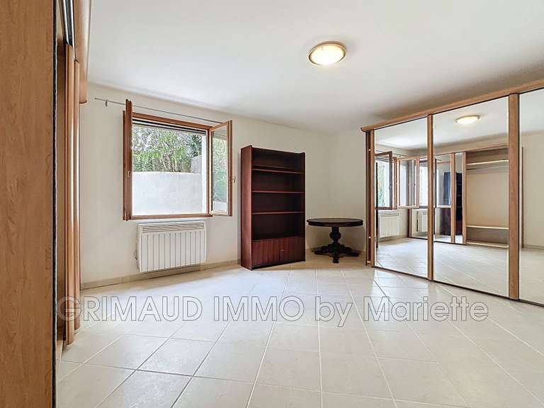 Villa Cogolin - 5 chambres - 200m²