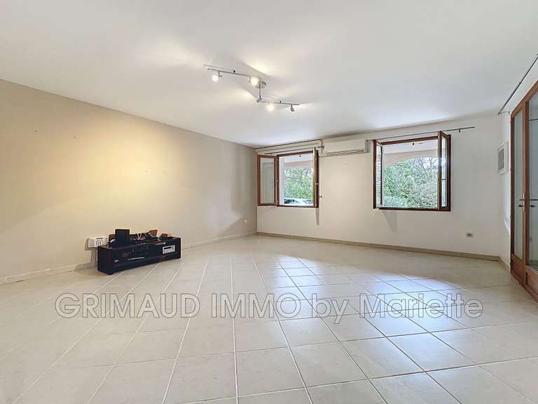 Villa Cogolin - 5 chambres - 200m²
