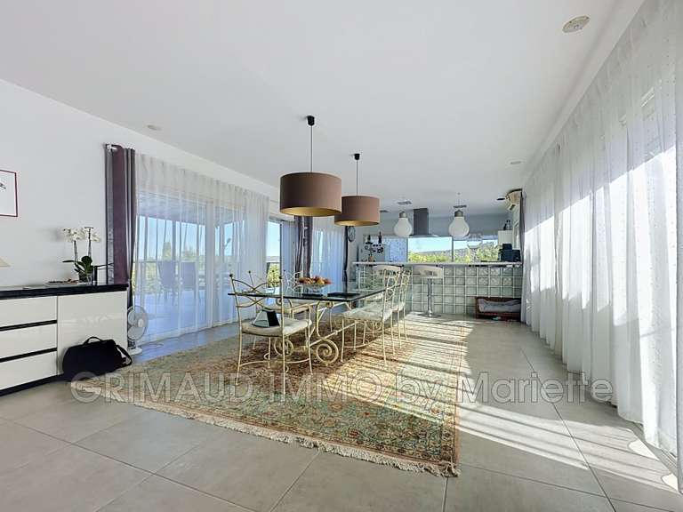 Villa Cogolin - 4 chambres - 238m²