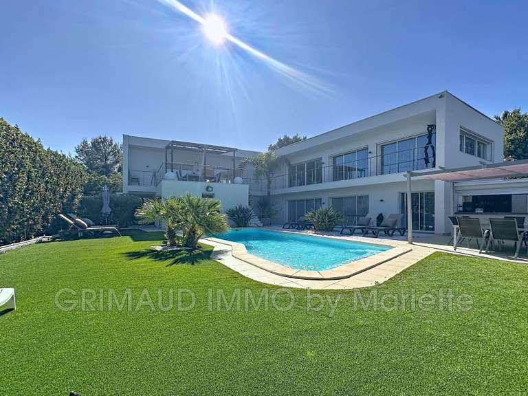 Villa Cogolin - 4 chambres - 238m²
