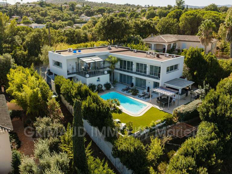 Villa Cogolin - 4 chambres - 238m²