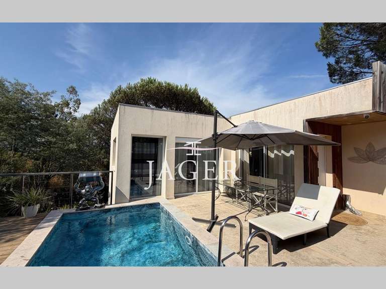 Villa Cogolin - 3 bedrooms - 120m²