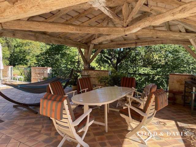 Maison Colayrac-Saint-Cirq - 4 chambres - 330m²