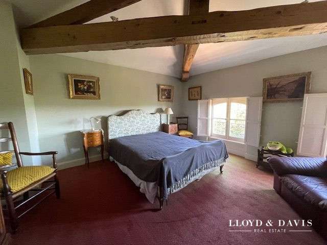Maison Colayrac-Saint-Cirq - 4 chambres - 330m²