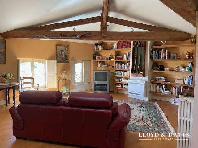Maison Colayrac-Saint-Cirq - 5 chambres - 330m²