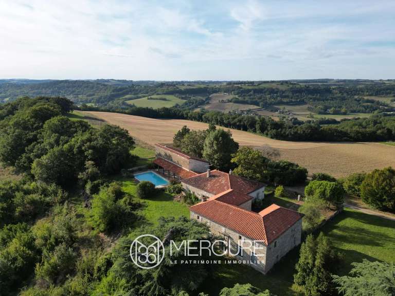 Propriété Colayrac-Saint-Cirq - 4 chambres - 455m²