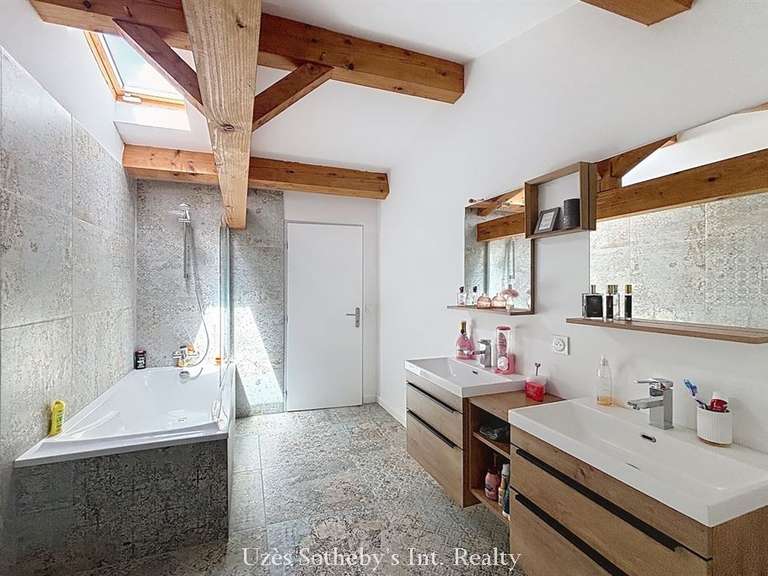 House Collias - 3 bedrooms - 180m²