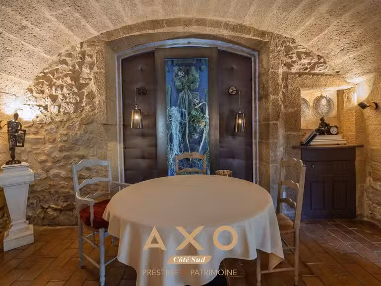 House Collias - 13 bedrooms