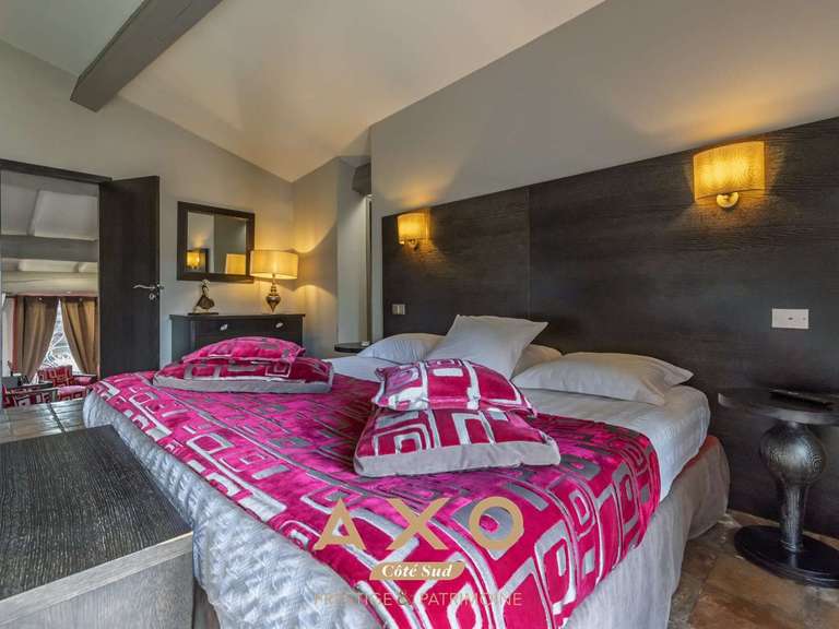 House Collias - 13 bedrooms