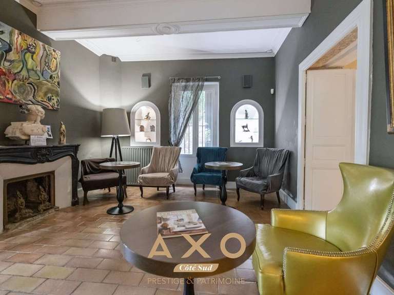 House Collias - 13 bedrooms