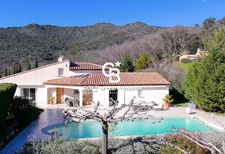 Villa Collobrières - 3 bedrooms - 250m²